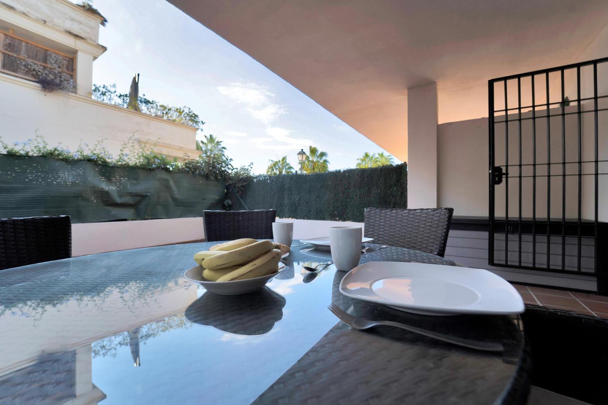 Con Enorme Terraza En Complejo Con Piscina En Nueva Andalucia - Lorcrimar Apartment Marbella