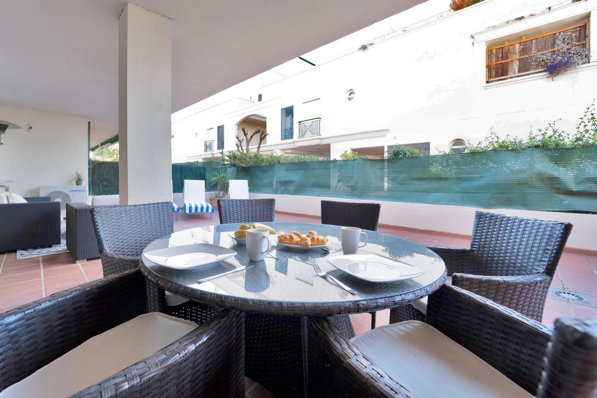 Con Enorme Terraza En Complejo Con Piscina En Nueva Andalucia - Lorcrimar Apartment *