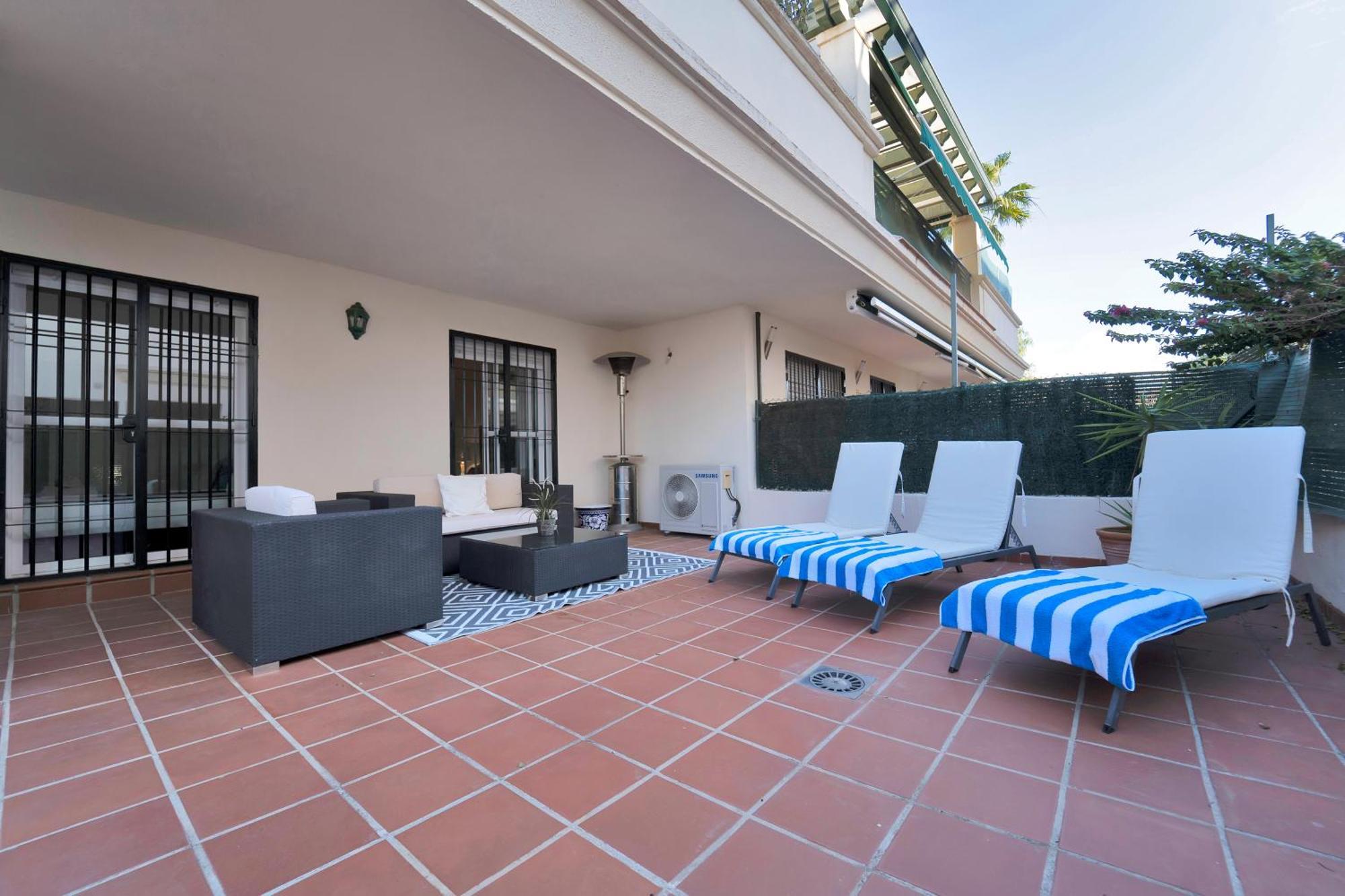 Apartment Con Enorme Terraza En Complejo Con Piscina En Nueva Andalucia - Lorcrimar *