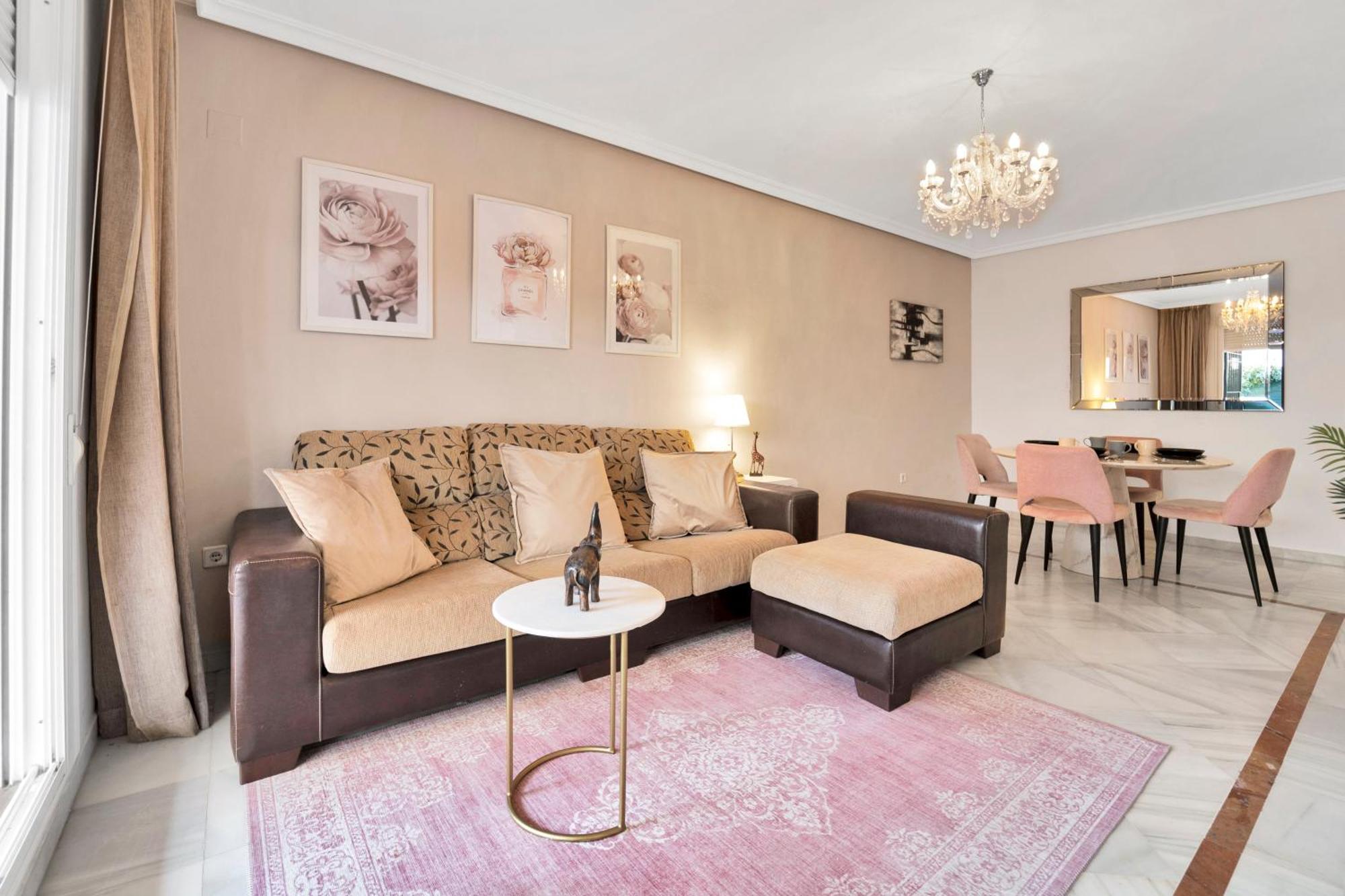 Apartamento Con Enorme Terraza En Complejo Con Piscina En Nueva Andalucia - Lorcrimar *